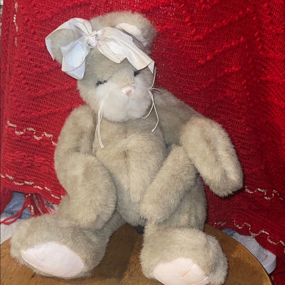 Plush jointed cat with Bow the bearington collection USA